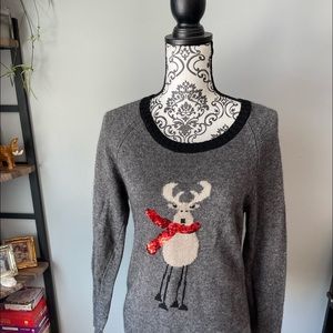 Sweater with deer
